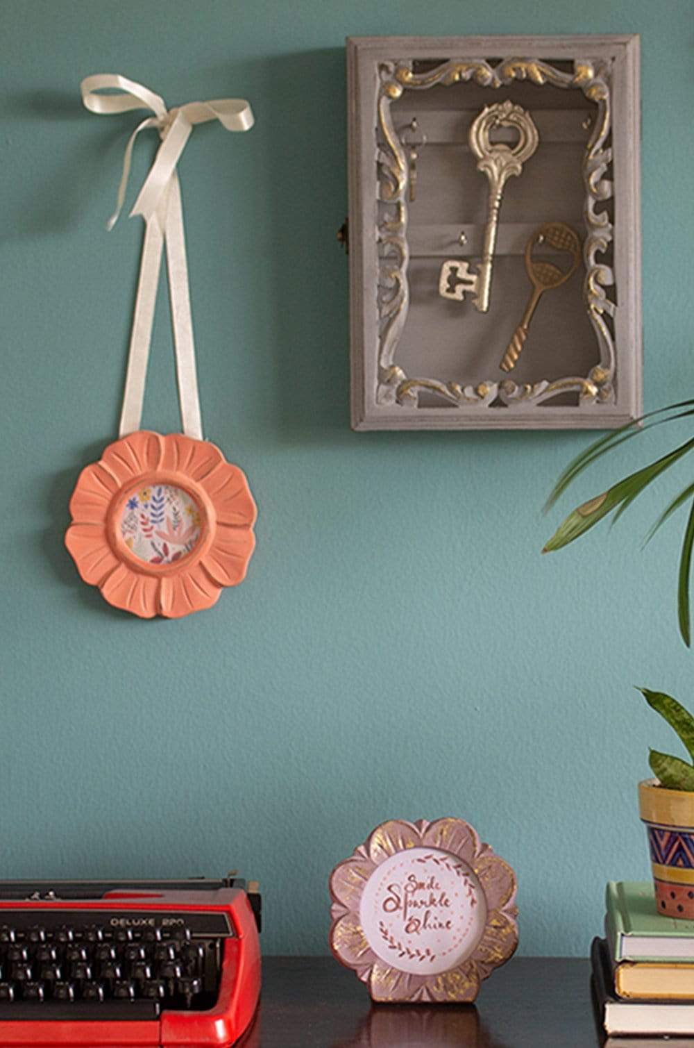 Triad Hanging Photoframe - Flower