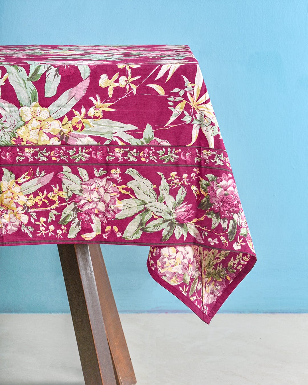 April Cornell Hydrangea Wine  Breakfast Cloth / 4 Seater