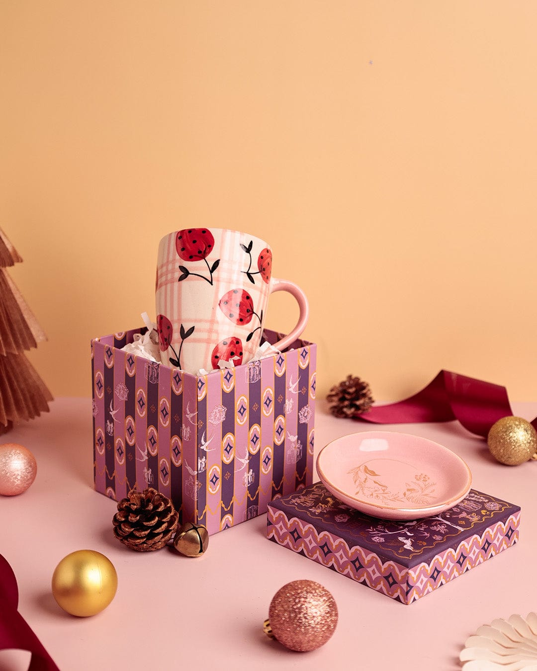 Mistletoe Magic Gift Box