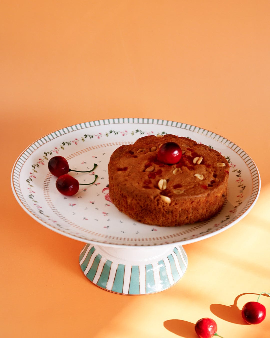 Magique by The Wishing Chair: Portrait of a Rose Cake Stand