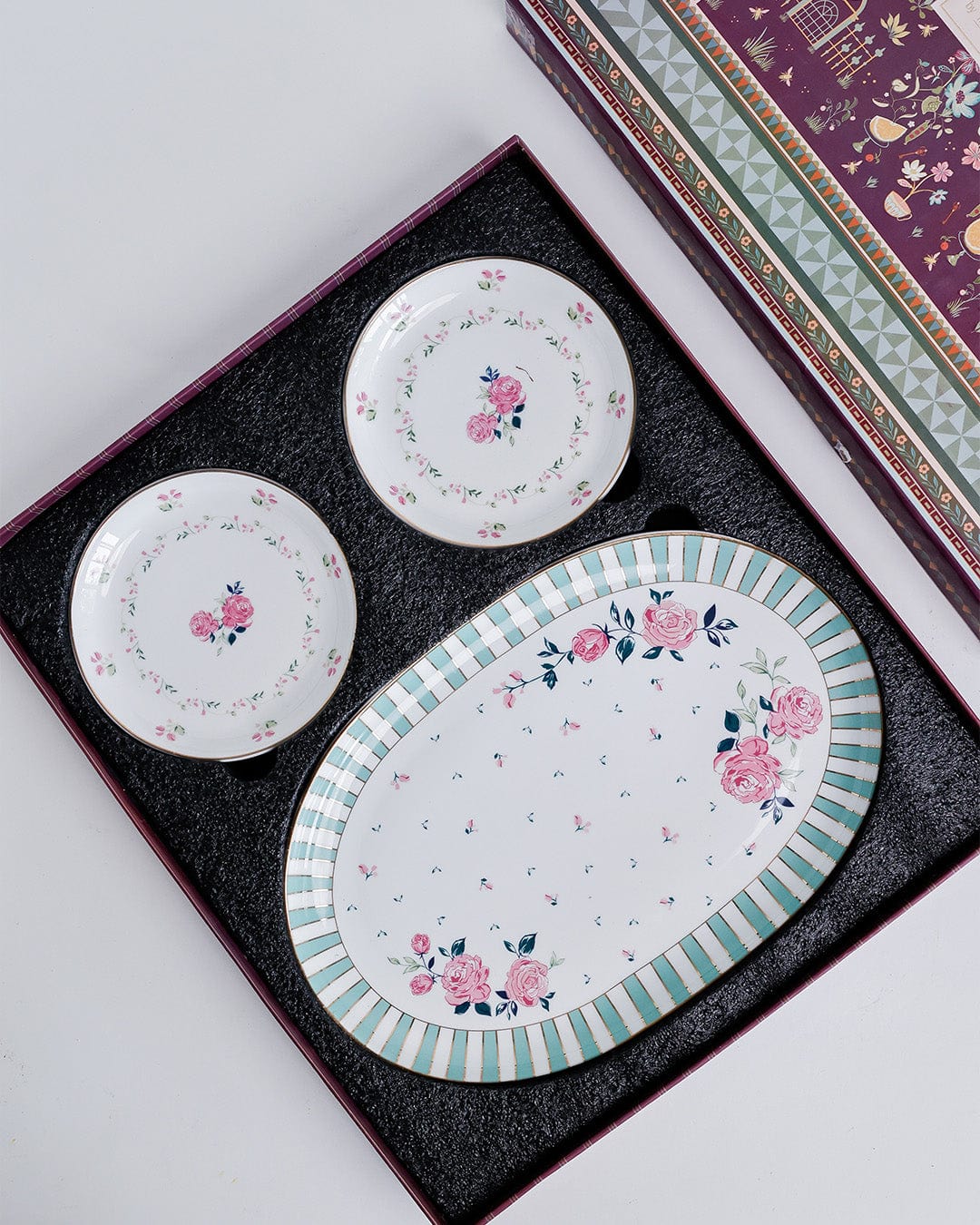 Magique by The Wishing Chair x ClayCraft : Portrait of Rose - Amber Giftbox | Set of 4 Snack Plates & 1 Serving Platter