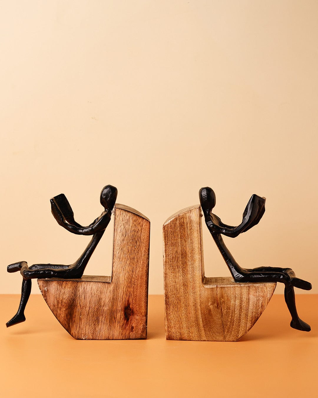 The Reader Bookends ?