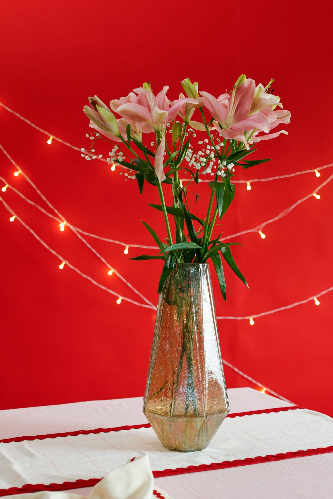 Tasseleate Glass Vase